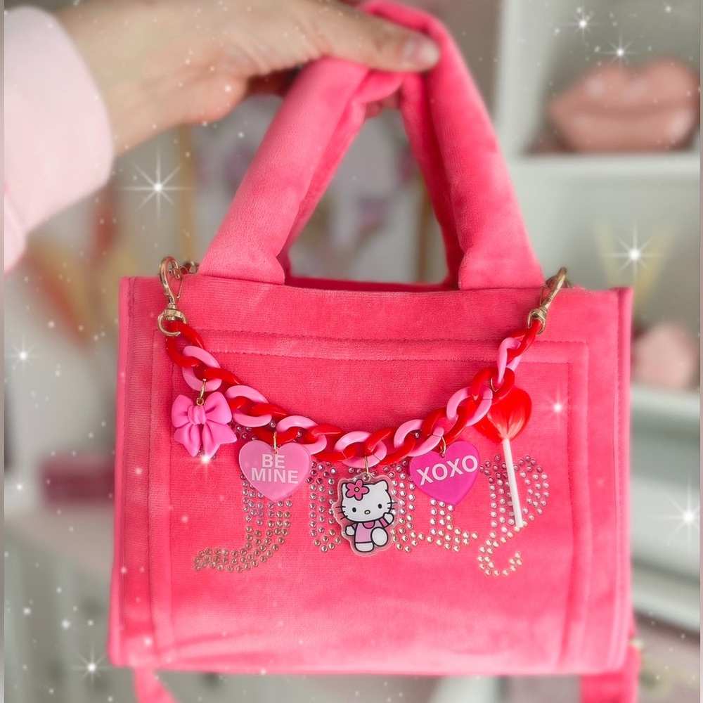 Hello Kitty Valentine’s Day Chunky Purse Chain